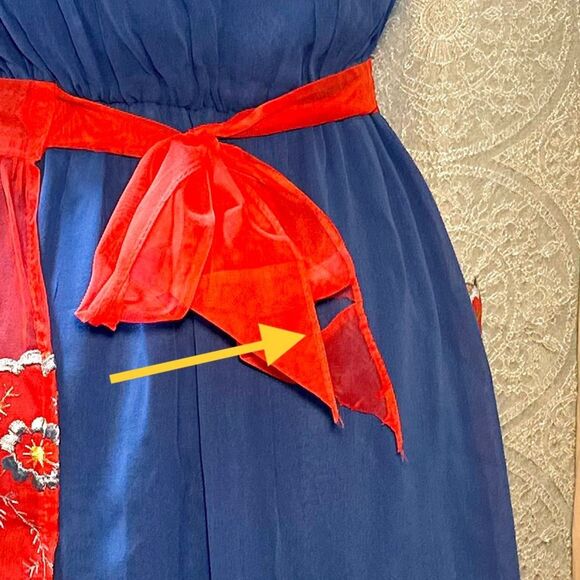 Vintage Floral Embroidered Red Sheer Apron - Picture 3 of 3